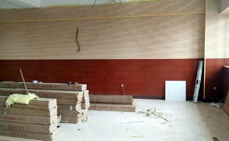 安徽阜陽(yáng)中學(xué)錄播室槽木吸音板聲學(xué)工程 安徽阜陽(yáng)中學(xué)錄播室槽木吸音板聲學(xué)工程